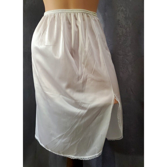 USA VTG VASSARETTE Half Slip Skirt WHITE SATIN NYLON Lingerie WOMEN'S SMALL - Picture 3 of 9